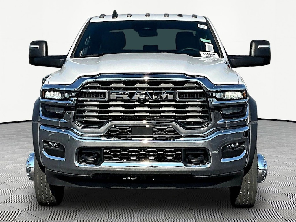 New 2026 Ram 5500 Chassis Cab TRADESMAN CREW 4X4 84' CA Pickup