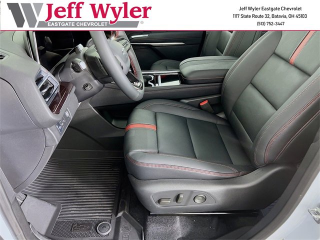 2026 Chevrolet Traverse RS photo 2