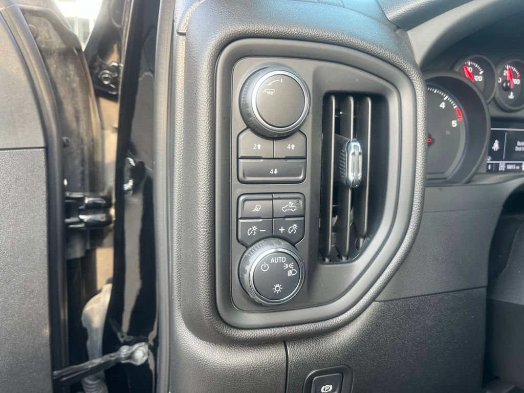 2025 Chevrolet Silverado 2500HD Custom - Photo 17