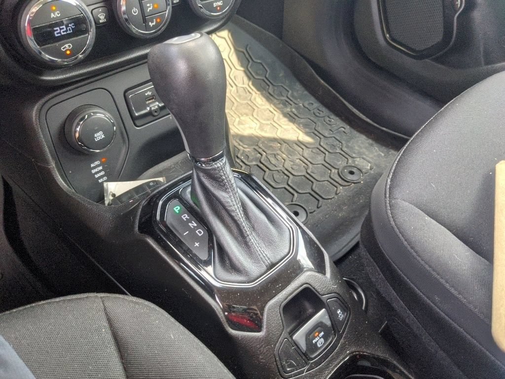2017 Jeep Renegade Altitude Package - Photo 20