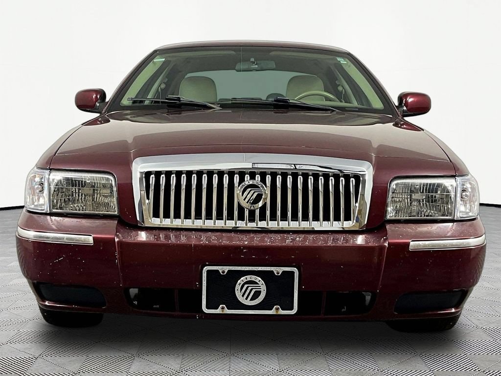 Used 2008 Mercury Grand Marquis GS with VIN 2MEFM74V88X618711 for sale in Batavia, OH