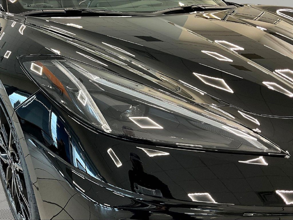 2027 Chevrolet Corvette 2LT - Photo 7