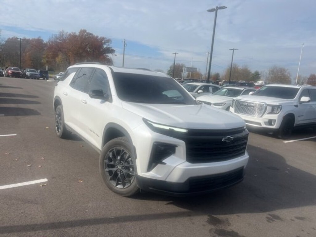 Used 2024 Chevrolet Traverse SUV