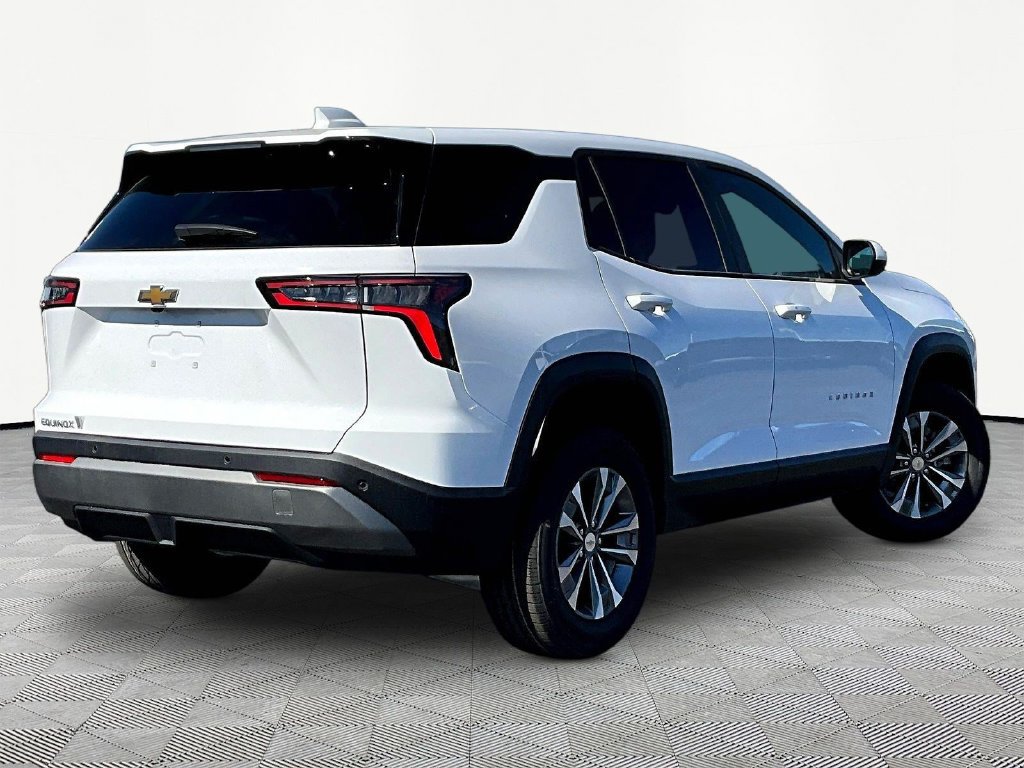 2027 Chevrolet Equinox LT - Photo 6