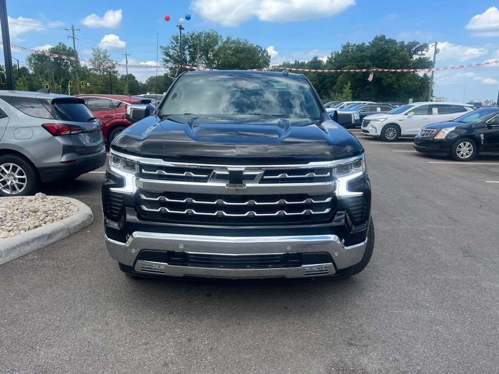 2025 Chevrolet Silverado 1500 LTZ - Photo 6