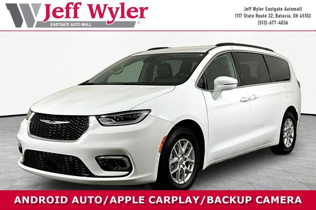 2022 Chrysler Pacifica Touring L's photo