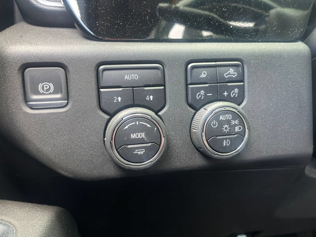 2025 Chevrolet Silverado 1500 LTZ - Photo 19