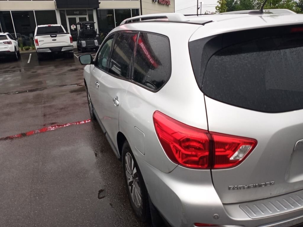 Used 2017 Nissan Pathfinder