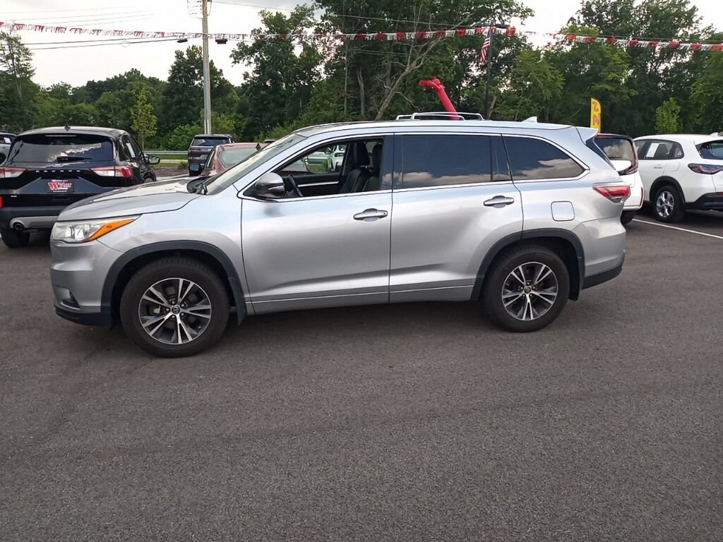 Used 2016 Toyota Highlander