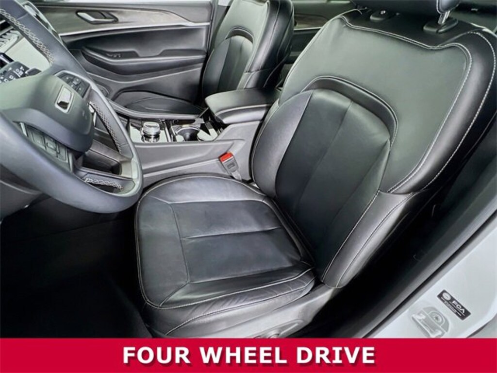 Used 2023 Jeep Grand Cherokee