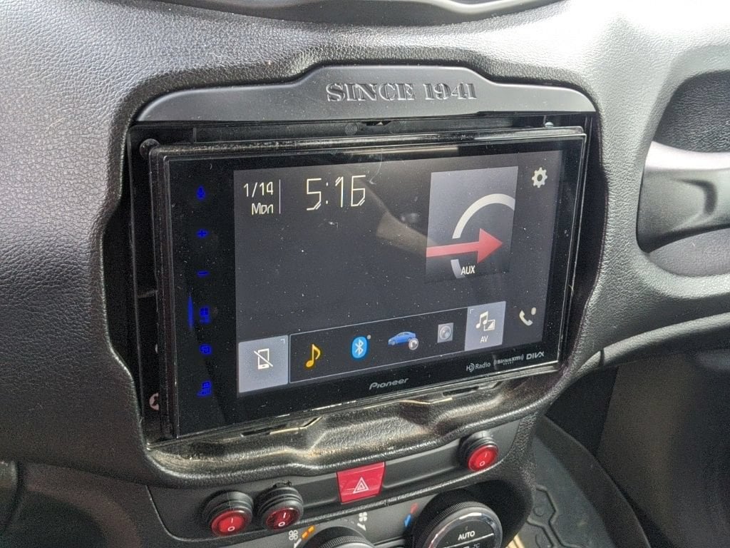2017 Jeep Renegade Altitude Package - Photo 17