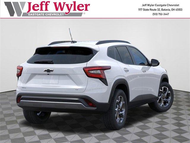 2026 Chevrolet Trax LT photo 2