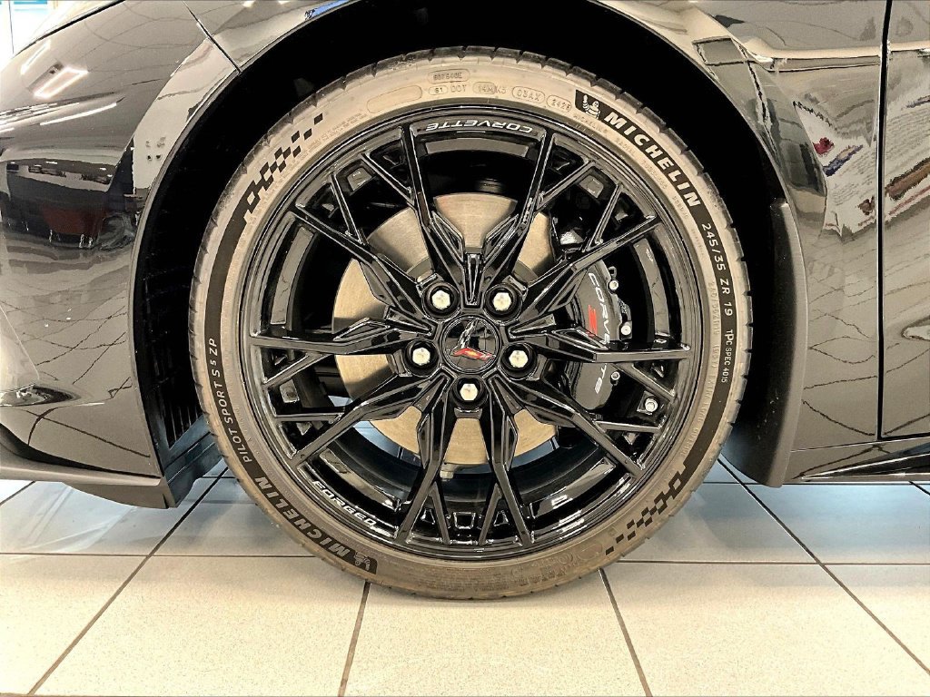 2027 Chevrolet Corvette 2LT - Photo 21
