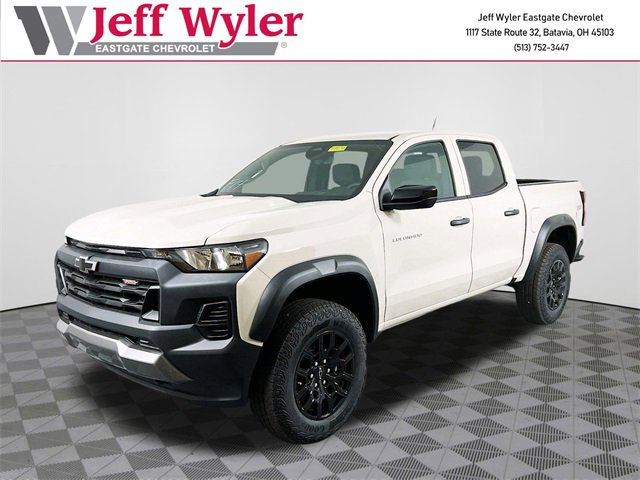 2026 Chevrolet Colorado Trail Boss photo 2