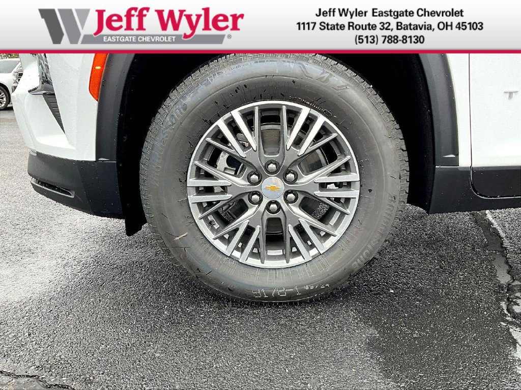 2027 Chevrolet Traverse LT - Photo 22
