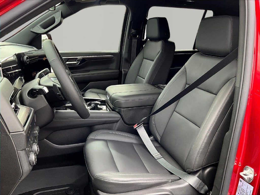 2026 Chevrolet Suburban Z71 - Photo 16