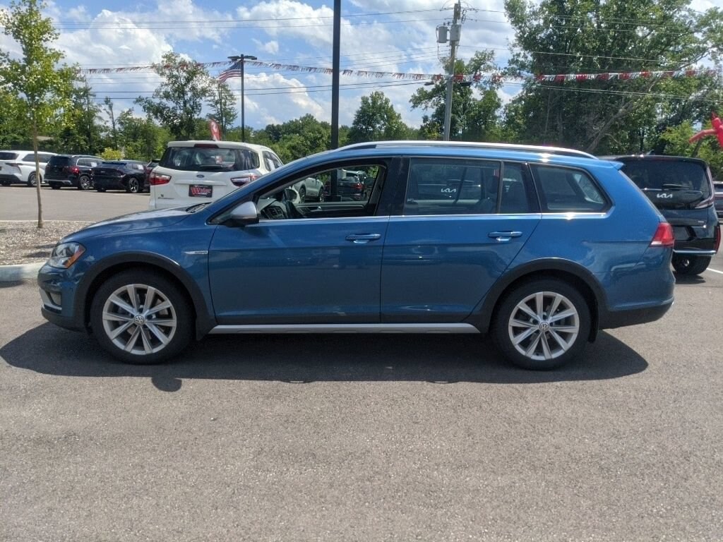 Used 2017 Volkswagen Golf Alltrack