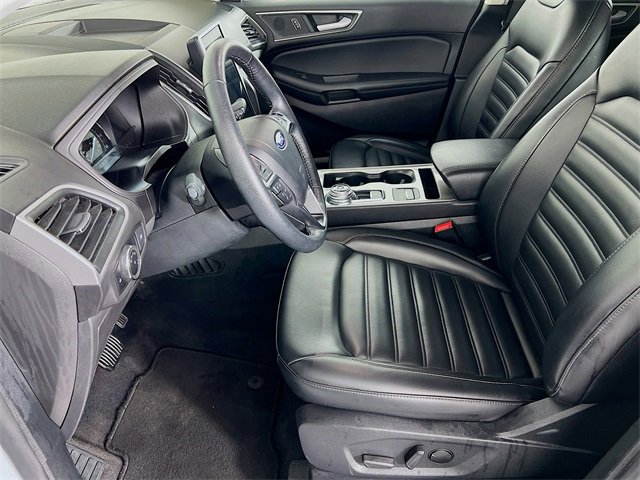 2024 Ford Edge SEL photo 3