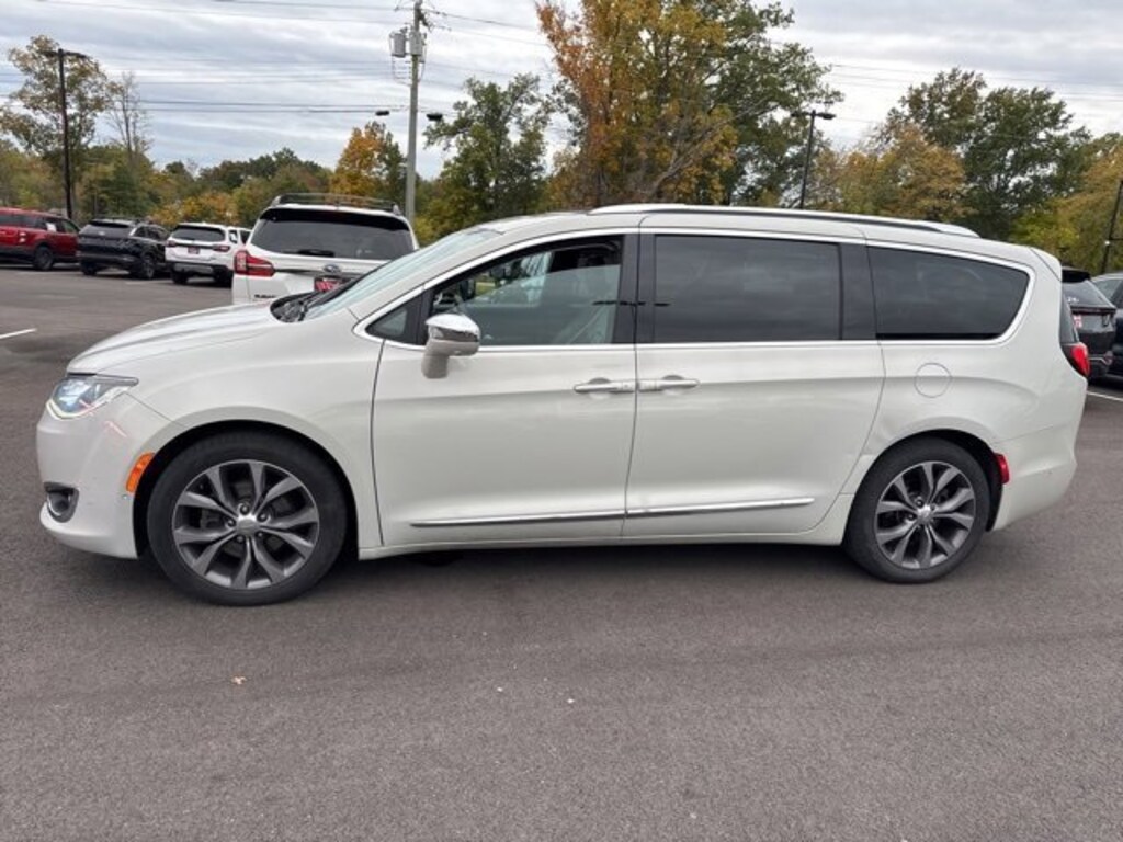 Used 2017 Chrysler Pacifica