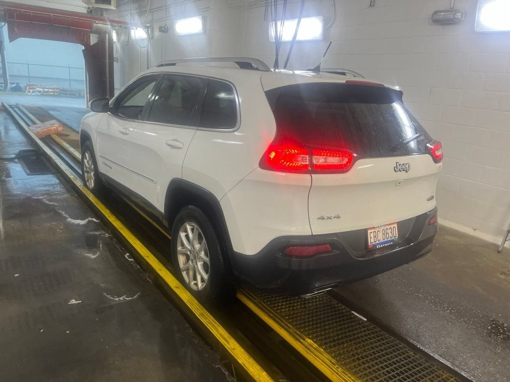 Used 2015 Jeep Cherokee Latitude with VIN 1C4PJMCS4FW558553 for sale in Batavia, OH