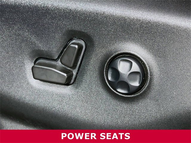 2021 Chrysler Pacifica Touring photo 4