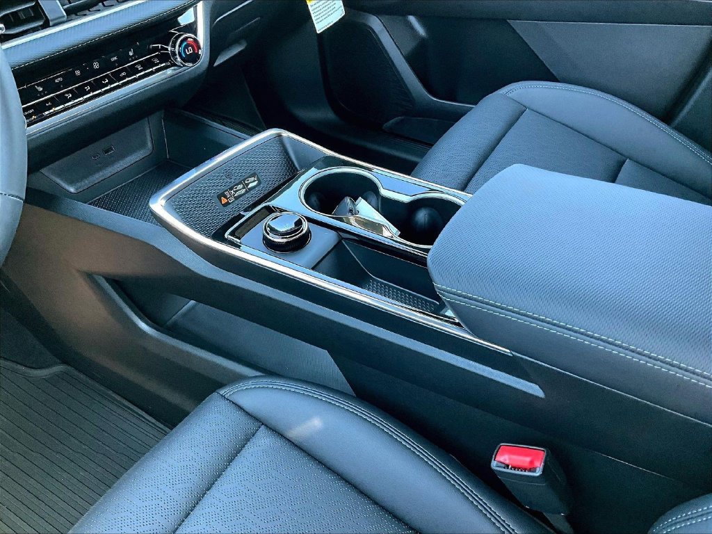 2027 Chevrolet Equinox LT - Photo 11