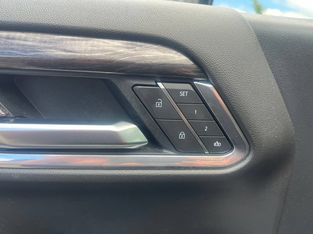 2025 Chevrolet Silverado 1500 LTZ - Photo 12