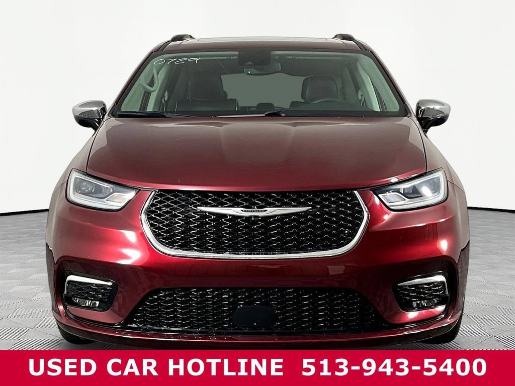 Used 2023 Chrysler Pacifica Minivan