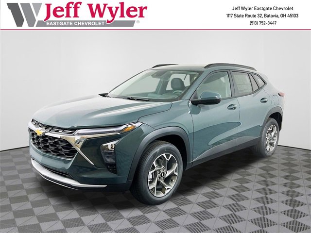 2026 Chevrolet Trax LT photo 2