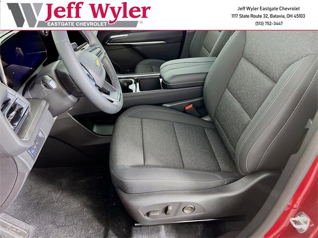 2026 Chevrolet Traverse photo 2