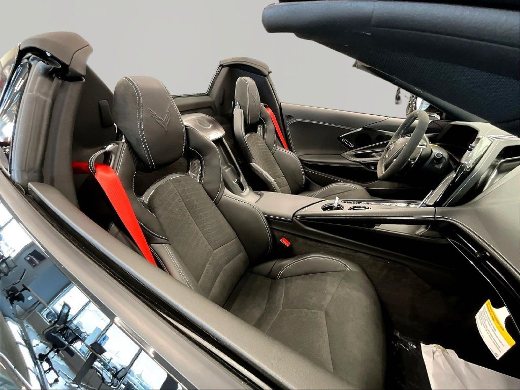 2027 Chevrolet Corvette 2LT - Photo 19