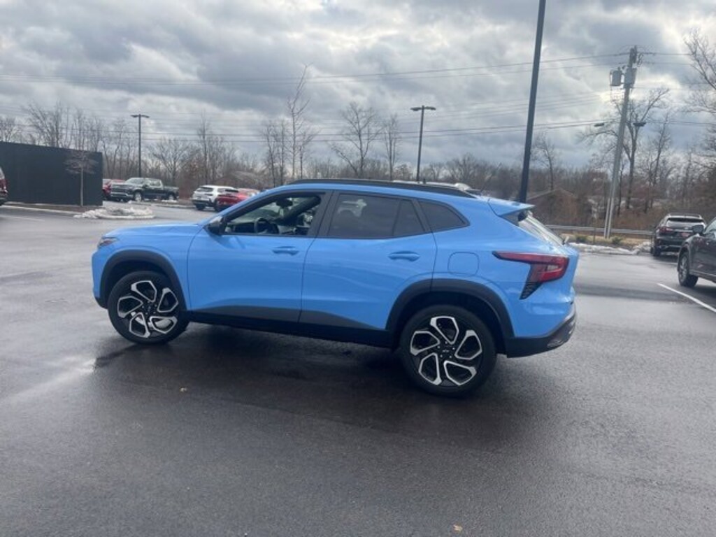 Used 2024 Chevrolet Trax SUV
