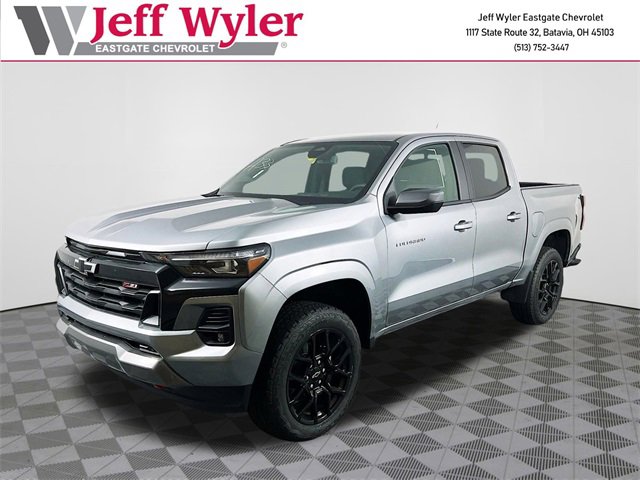 2025 Chevrolet Colorado Z71 photo 2