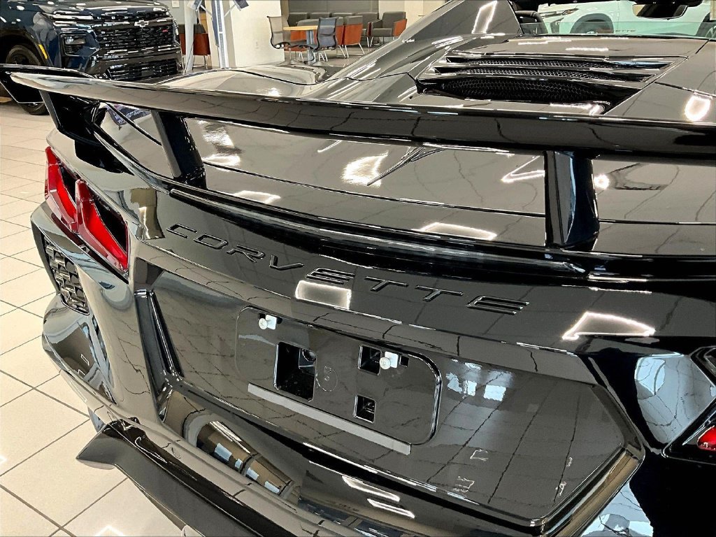 2027 Chevrolet Corvette 2LT - Photo 13