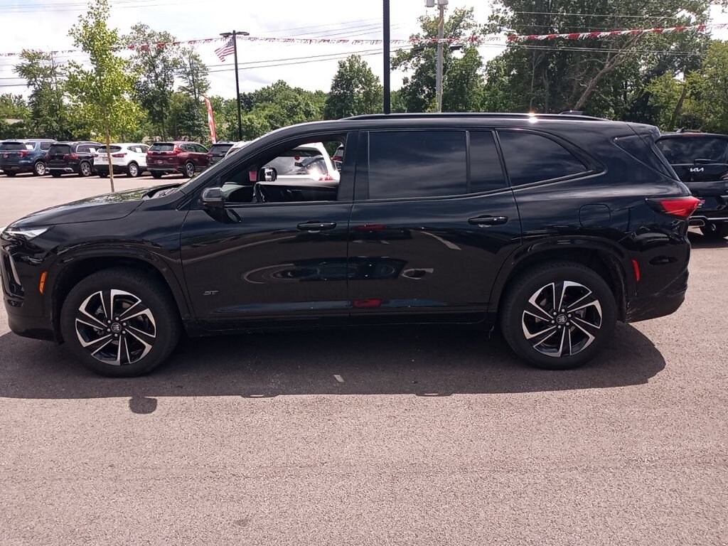 Used 2025 Buick Enclave SUV