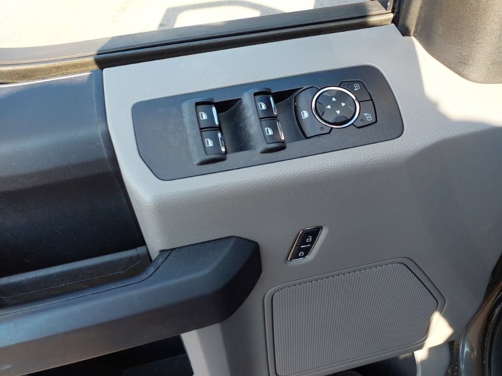 2017 Ford F-150 XL - Photo 12