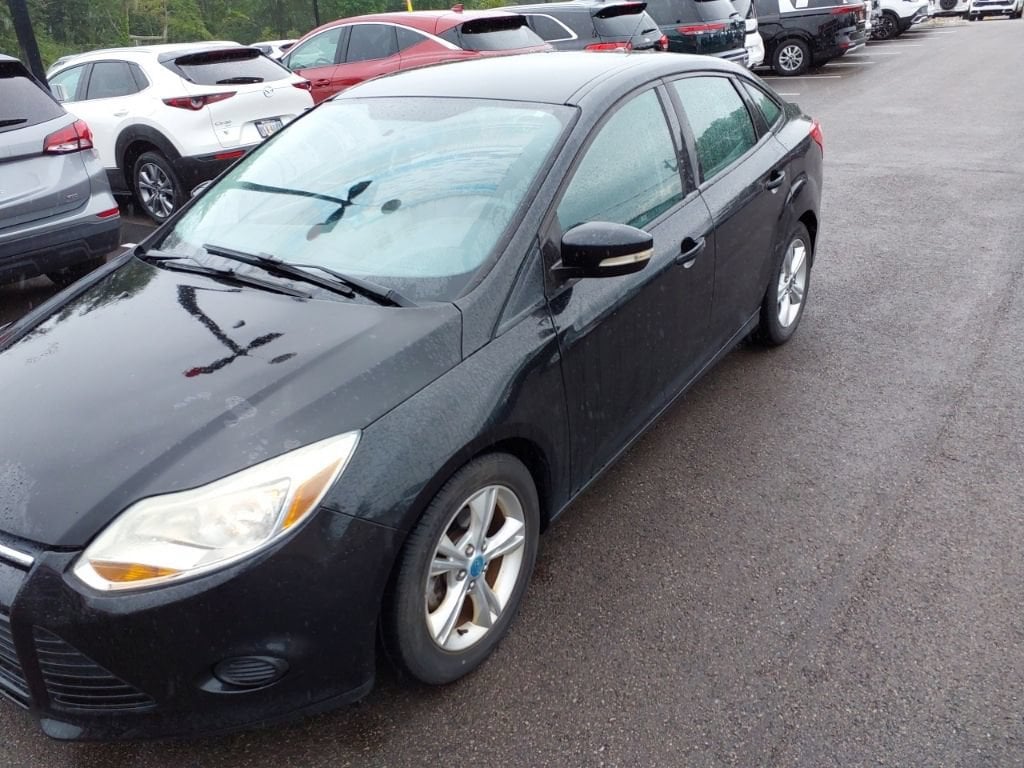 Used 2013 Ford Focus SE with VIN 1FADP3F25DL283366 for sale in Batavia, OH