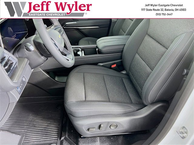 2026 Chevrolet Traverse photo 2