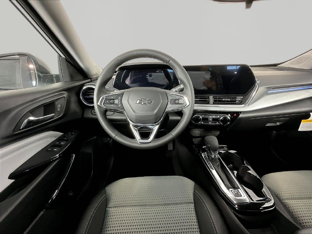 2026 Chevrolet Trax LT - Photo 8