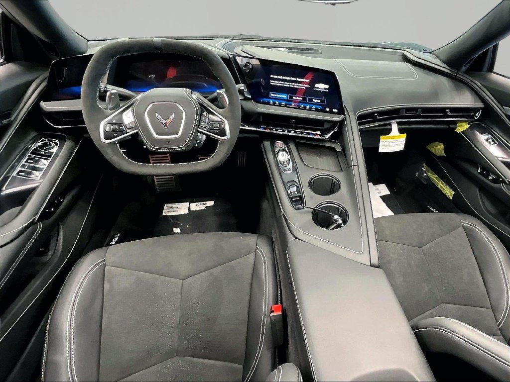 2027 Chevrolet Corvette 2LT - Photo 9