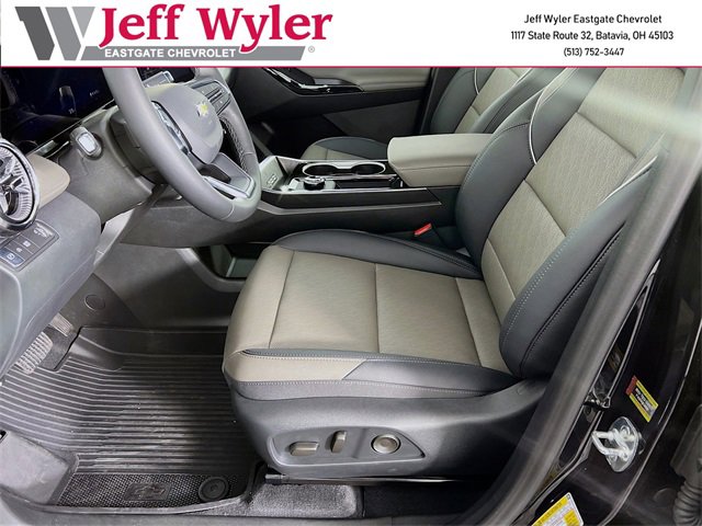 2026 Chevrolet Equinox LT photo 3