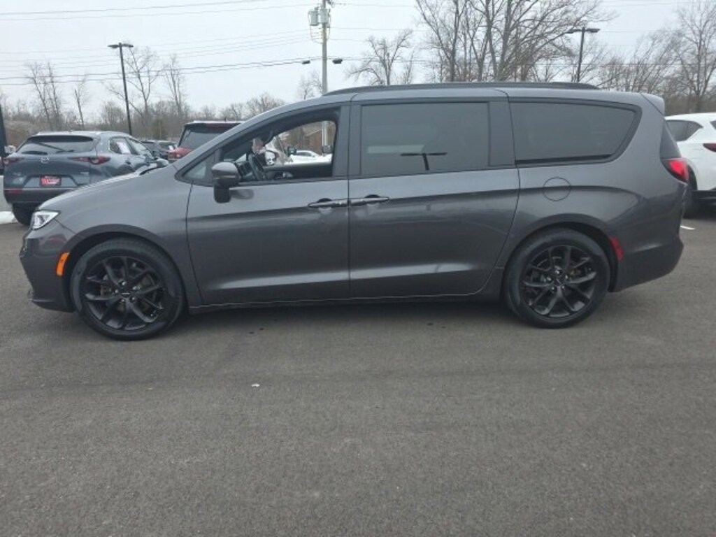 Used 2021 Chrysler Pacifica