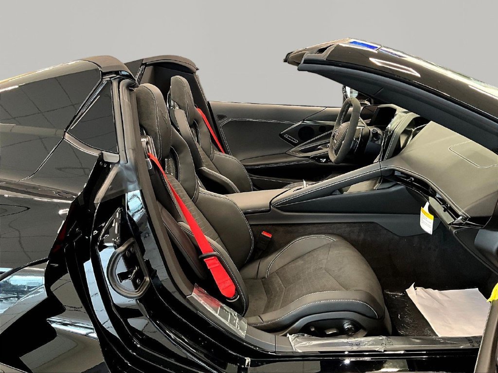 2027 Chevrolet Corvette 2LT - Photo 18