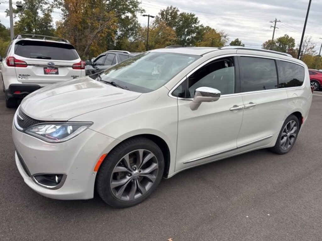 Used 2017 Chrysler Pacifica