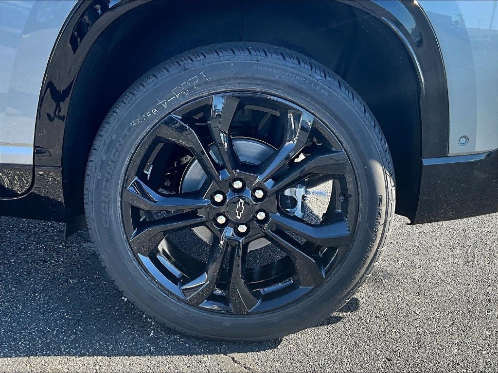 2027 Chevrolet Traverse RS - Photo 22