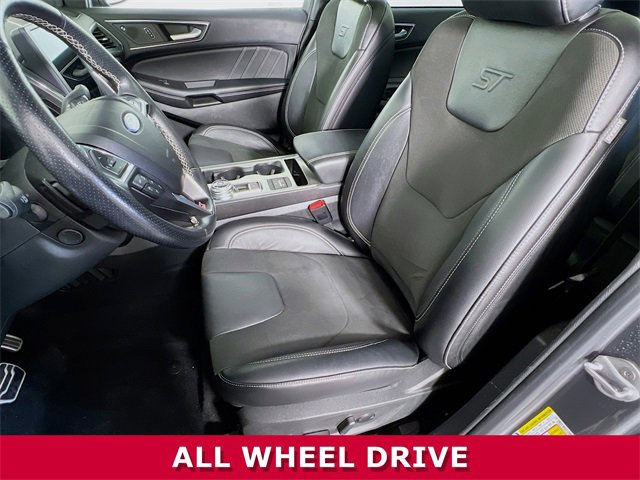 2022 Ford Edge ST photo 3