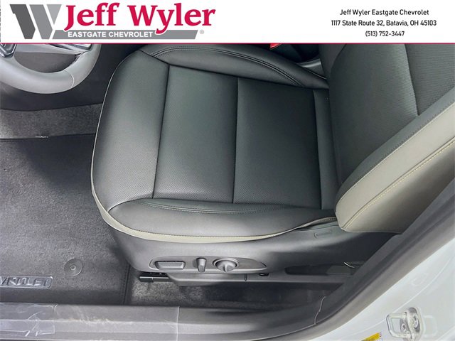 2025 Chevrolet Trax ACTIV photo 2