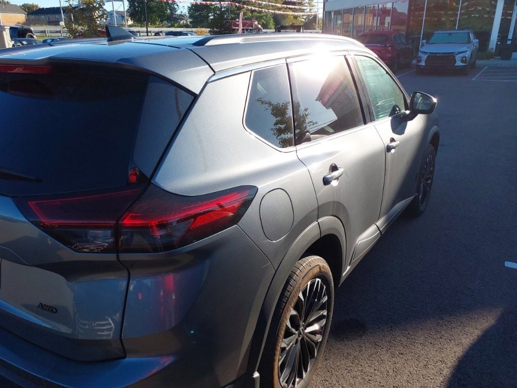 2026 Nissan Rogue Dark Armor - Photo 10
