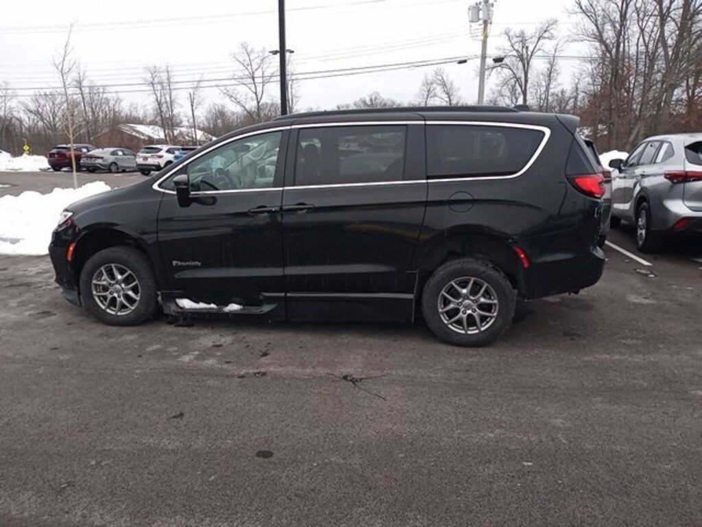 Used 2021 Chrysler Pacifica