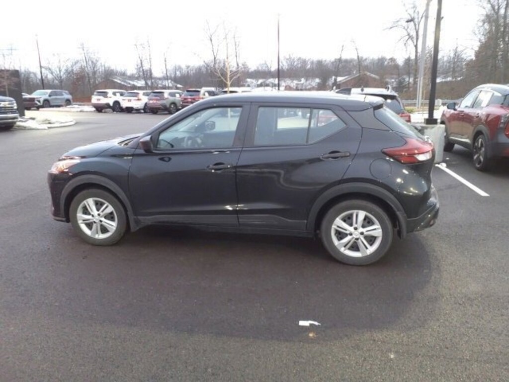 Used 2023 Nissan Kicks